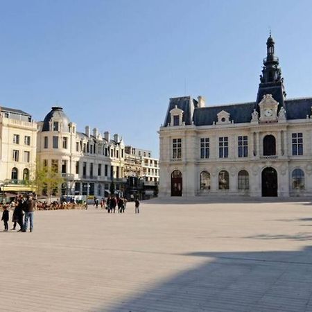 Appartement En Face De La Gare - Centre Ville Poitiers Buitenkant foto